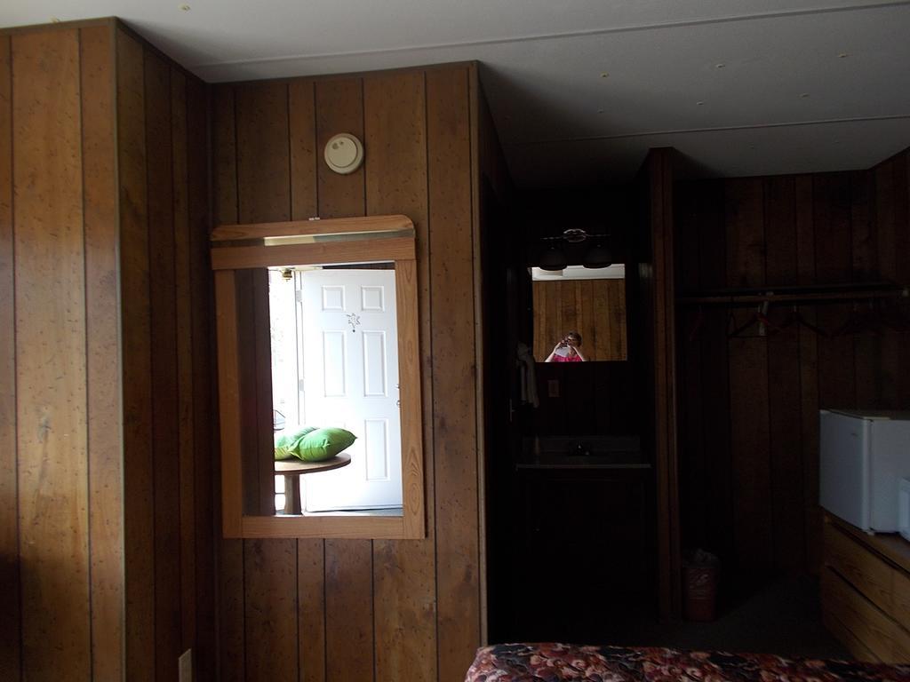 Atomic Inn Beatty Near Death Valley ภายนอก รูปภาพ