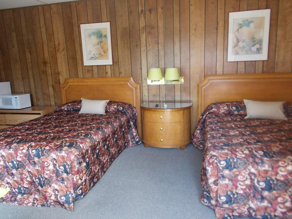 Atomic Inn Beatty Near Death Valley ภายนอก รูปภาพ